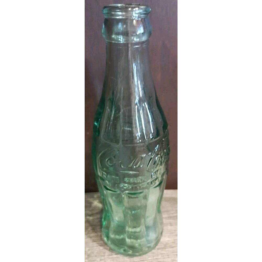 Vintage Coca Cola Bottle Embossed Wailuku , HI Hawaii Green Glass Empty Coke